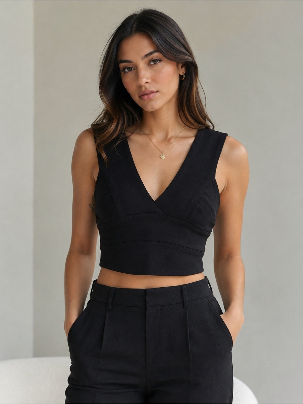 Black Structured Crop Top – Size Small / 32